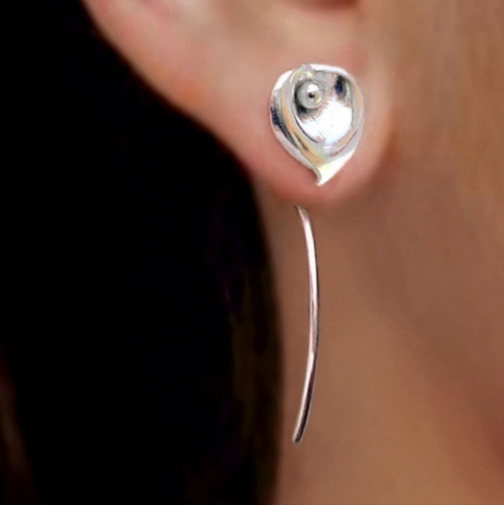 Super Cute Calily Earrings in SILVER plating - Picture 1 of 9